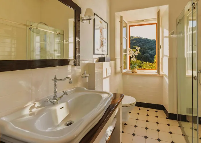 Villa Molonta Heritage Estate *