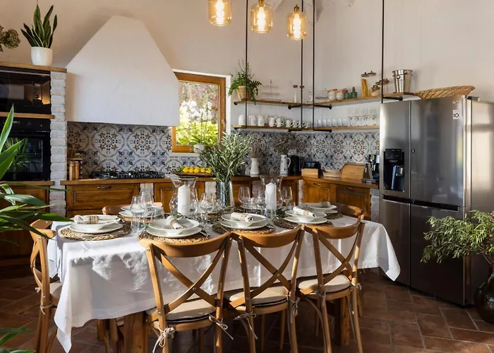 Molonta Heritage Estate Villa Molunat