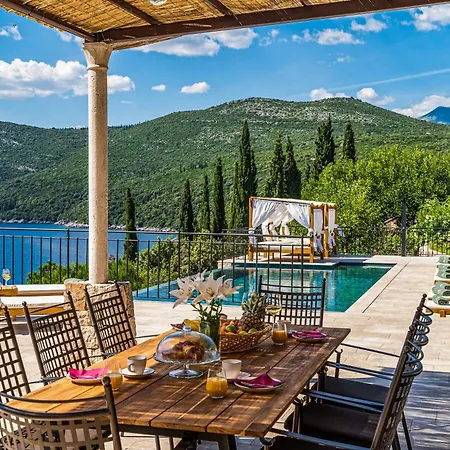 Molonta Heritage Estate Molunat