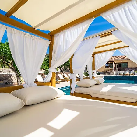 Villa Molonta Heritage Estate