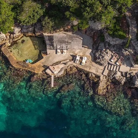 فيلة Molonta Heritage Estate