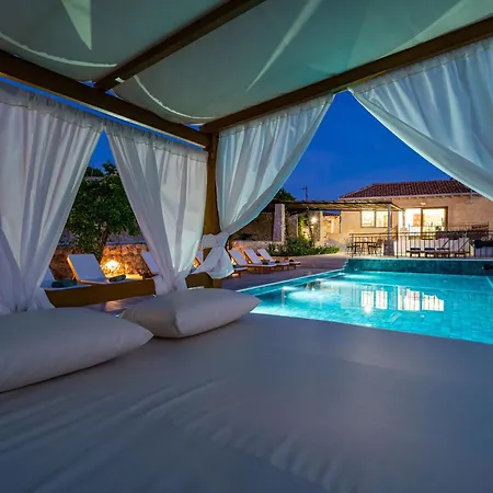 Villa Molonta Heritage Estate Molunat