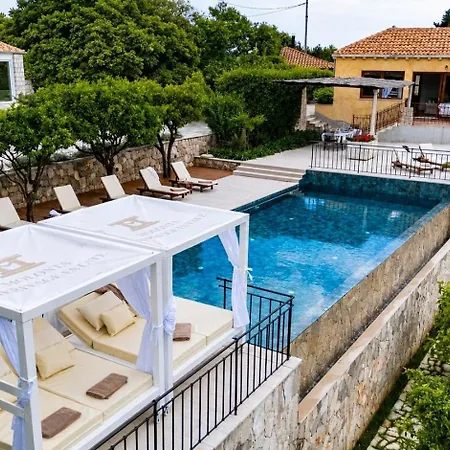 Villa Molonta Heritage Estate