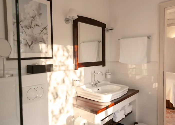 Molonta Heritage Estate * Molunat