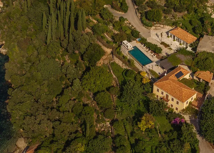 Molonta Heritage Estate * Molunat